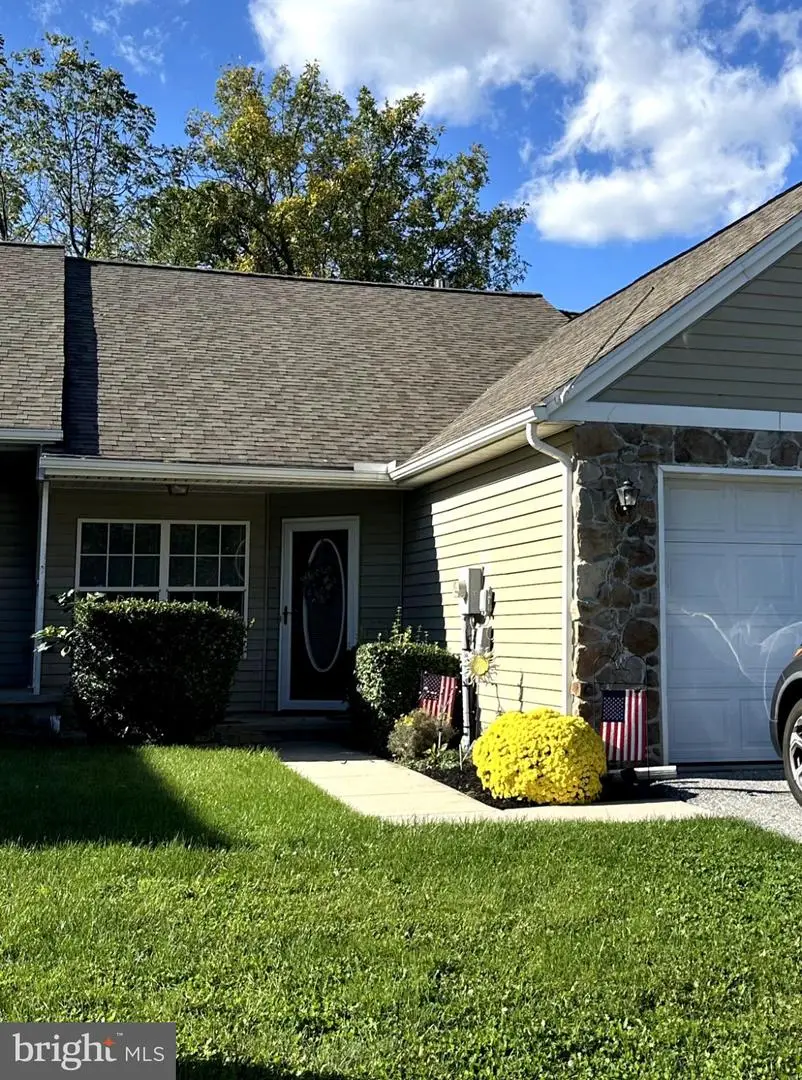 1706 Boxwood Ct, Dover, PA 17315 - #2