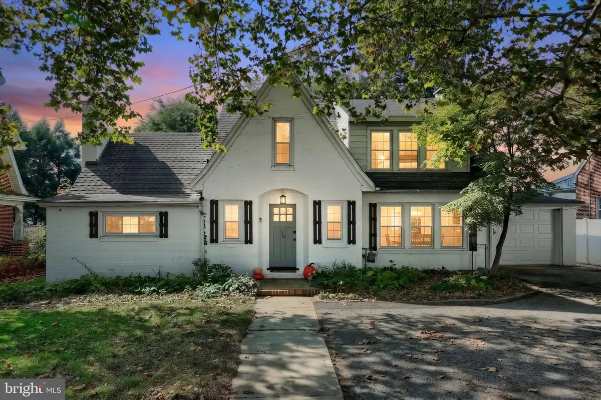 10 S Main St, Jacobus, PA 17407 - #1