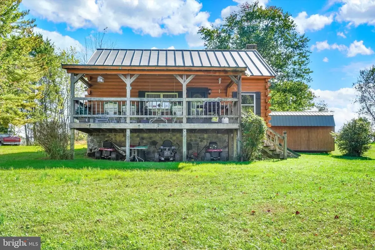 128 South St, Seven Valleys, PA 17360 - #1