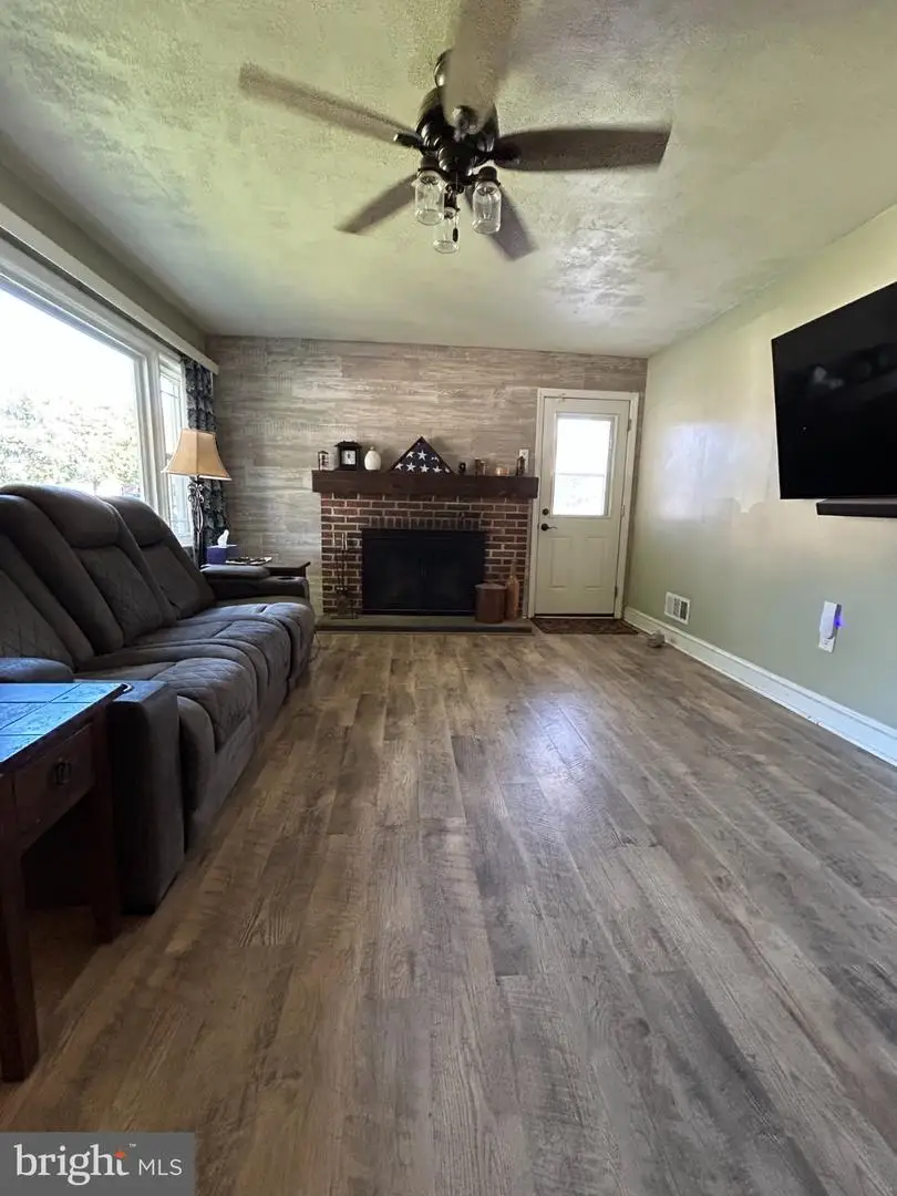 1136 Hollywood Ter, York, PA 17403 - #3
