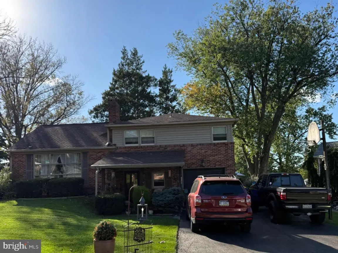 2549 Raleigh Dr, York, PA 17402 - #1