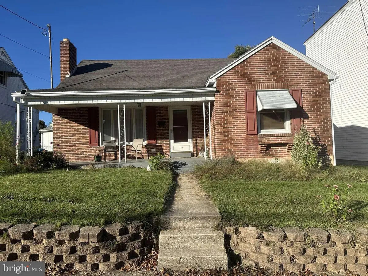 115 W Maple St, Dallastown, PA 17313 - #1