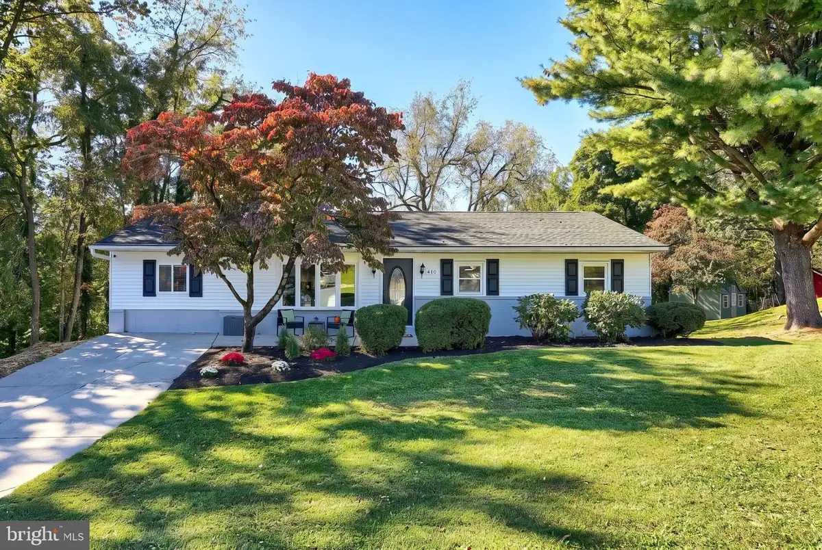 410 Jennifer Dr, New Cumberland, PA 17070 - #1