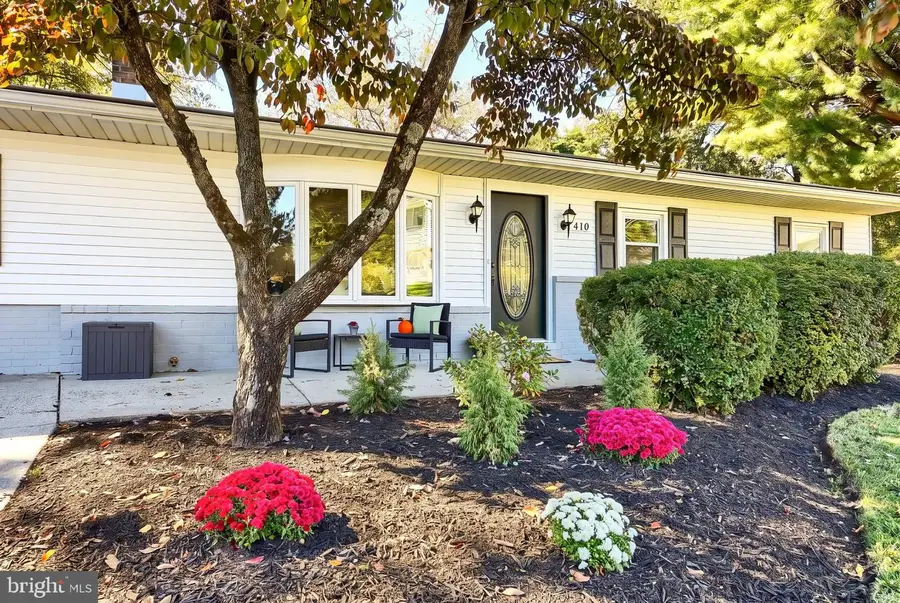 410 Jennifer Dr, New Cumberland, PA 17070 - #3