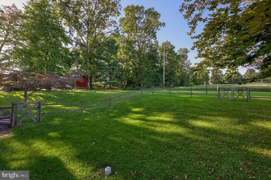 1942 Plain View Dr, Spring Grove, PA 17362 - #3