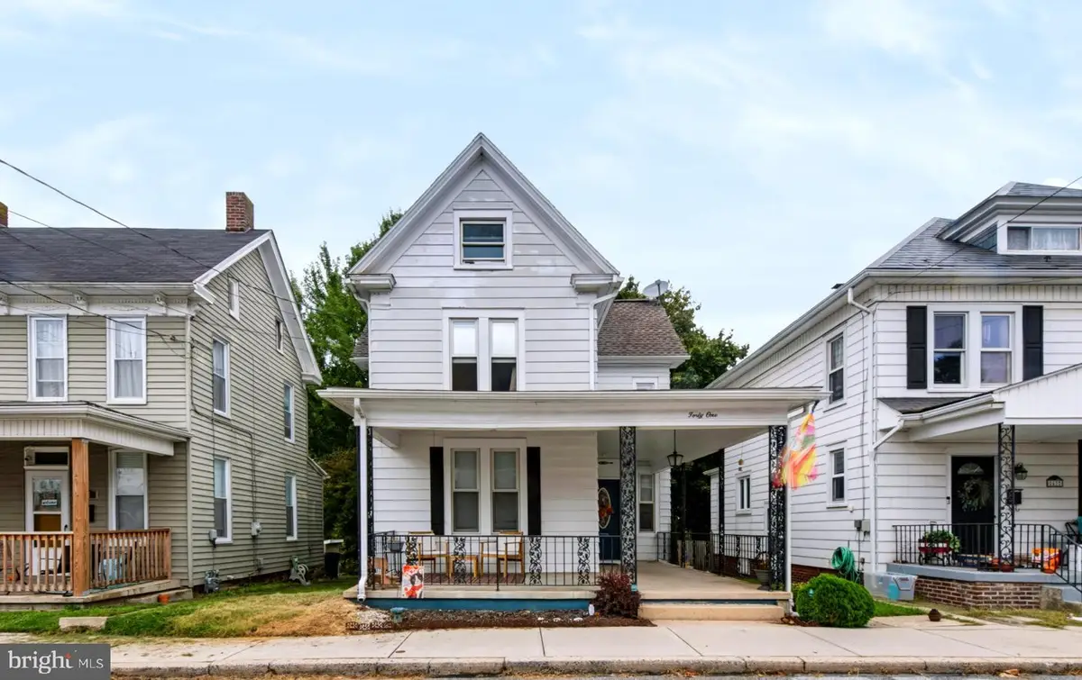 41 E Maple St, Dallastown, PA 17313 - #1