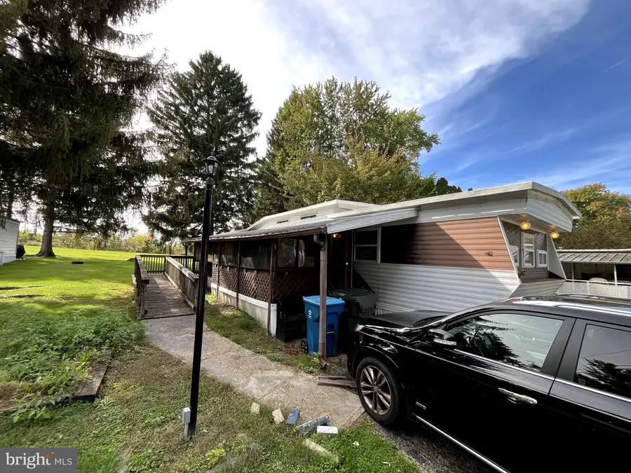 459 Clover Dr, York, PA 17406 - #2