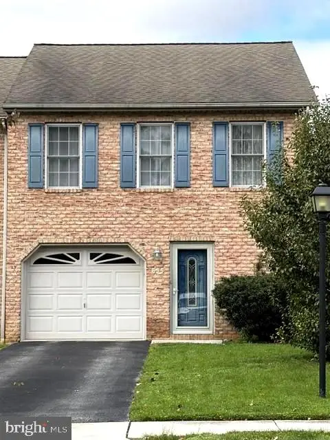 655 Hartman Ave, HANOVER, PA 17331