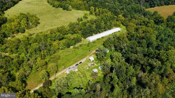 7046 Blue Hill Rd, GLENVILLE, PA 17329