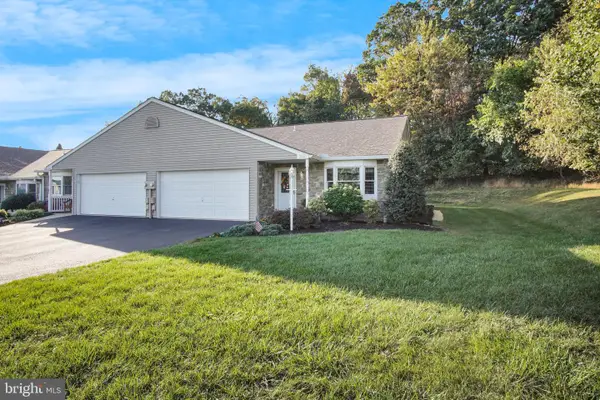 2598 Shagbark Ct, YORK, PA 17406