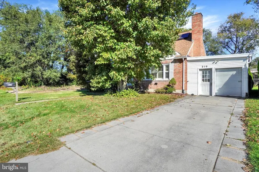 819 E 11th Ave, York, PA 17402 - #3