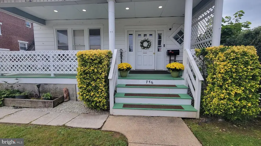 756 W Broadway, Red Lion, PA 17356 - #2