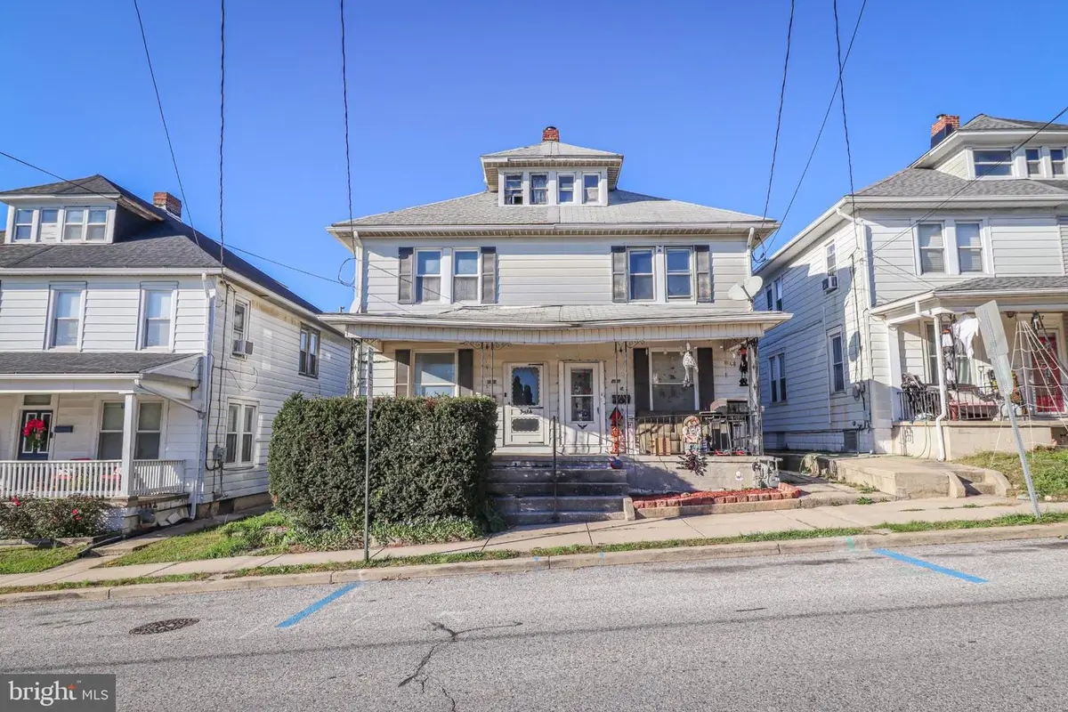 241 W High St, Red Lion, PA 17356 - #1