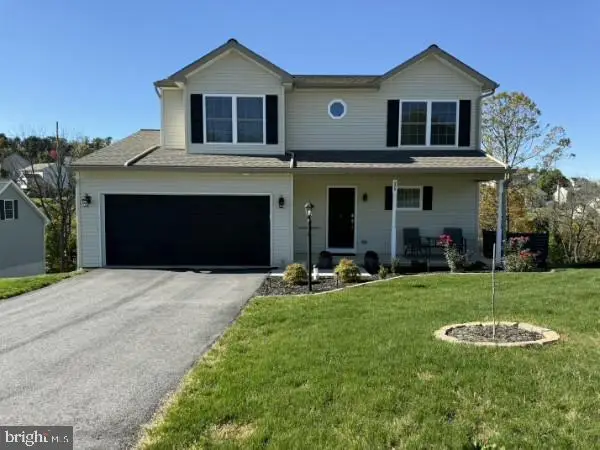 375 Barclay Dr, RED LION, PA 17356