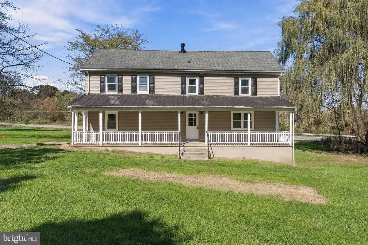 745 E Tolna Rd, Shrewsbury, PA 17361 - #1