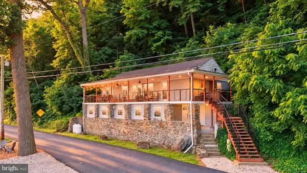 6140 River Dr, YORK, PA 17406