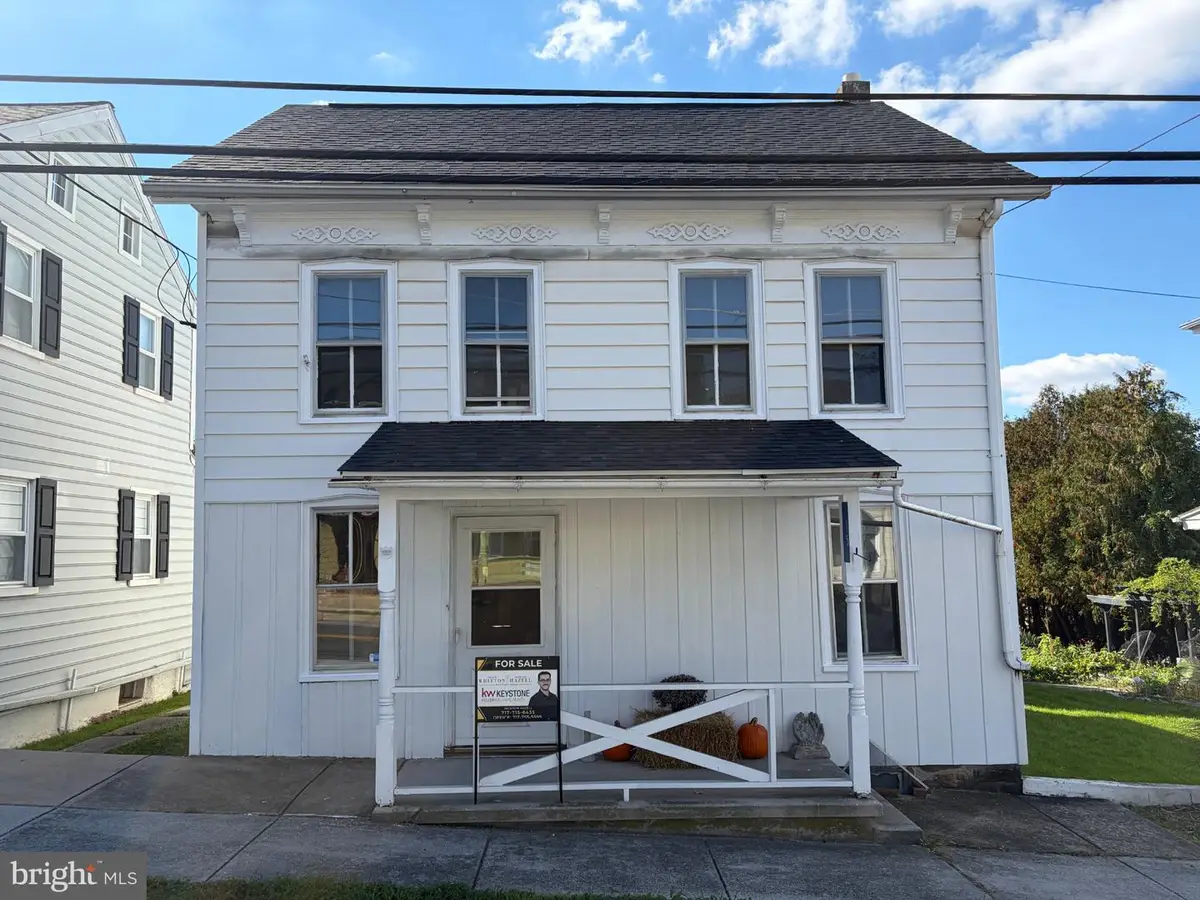 15 Baltimore St, Spring Grove, PA 17362 - #1