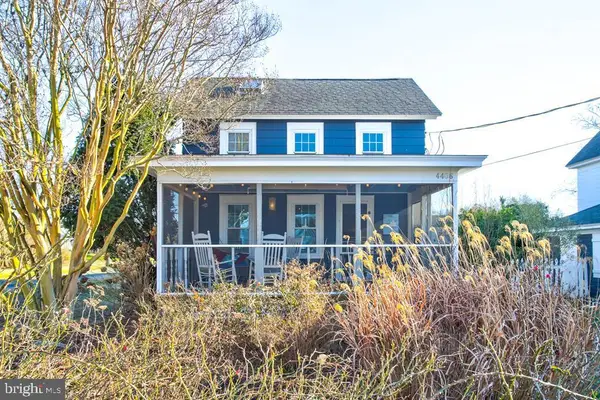 4406 Main St, CHINCOTEAGUE ISLAND, VA 23336