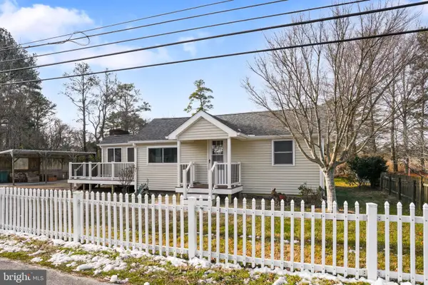 6498 Church St, CHINCOTEAGUE ISLAND, VA 23336