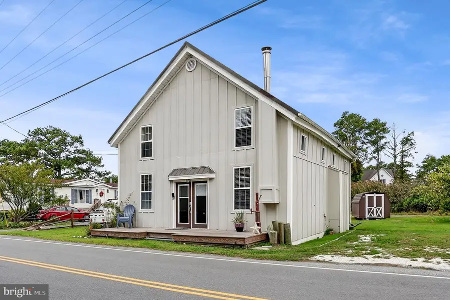 5277 Main St, Chincoteague Island, VA 23336 - #2