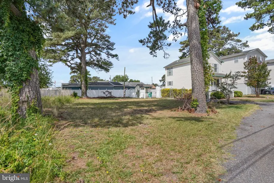 5142 Serenity Ln, Chincoteague Island, VA 23336 - #2