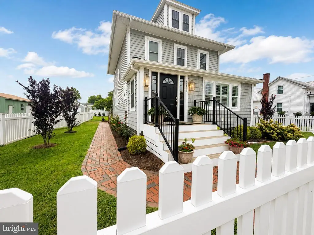 6258 Clark St, Chincoteague Island, VA 23336 - #1