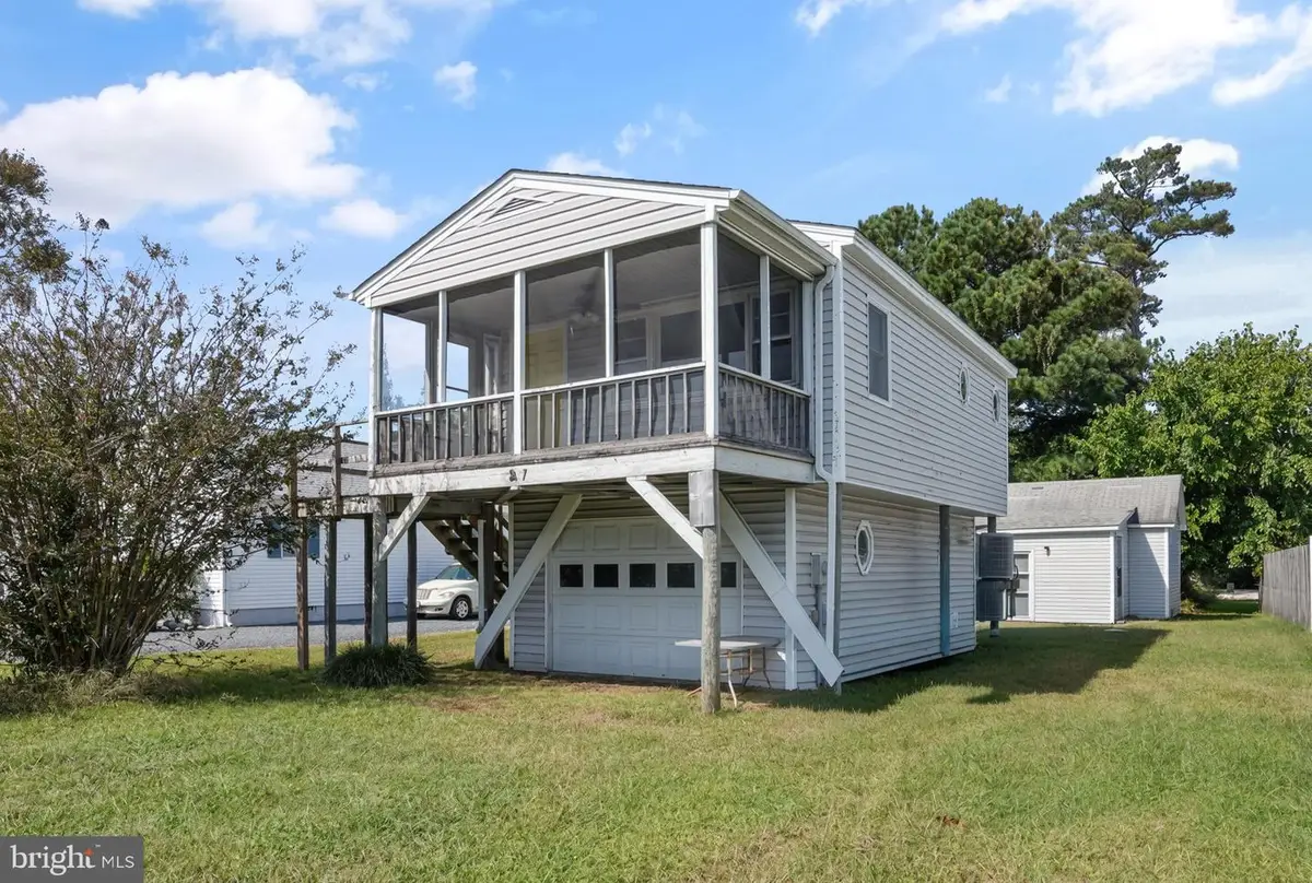 3427 Ridge Rd, Chincoteague Island, VA 23336 - #1