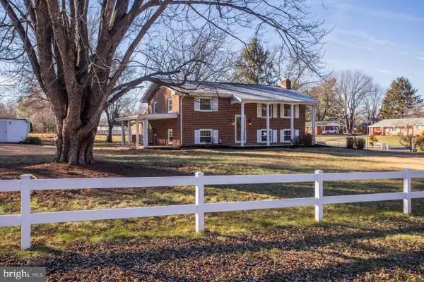 12 Essex Rd, GROTTOES, VA 24441