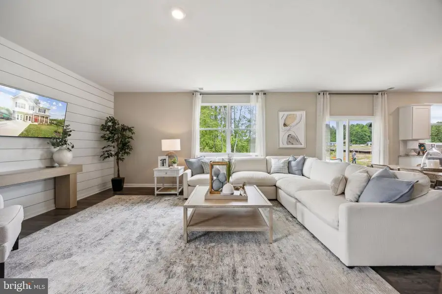 54 Fairfield Dr, Staunton, VA 24401 - #2