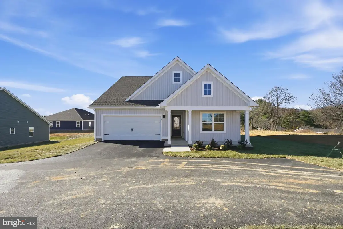293 Heather Ln, Staunton, VA 24401 - #1
