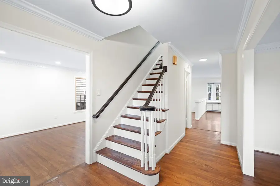 34 N Garfield St, Arlington, VA 22201 - Image #2