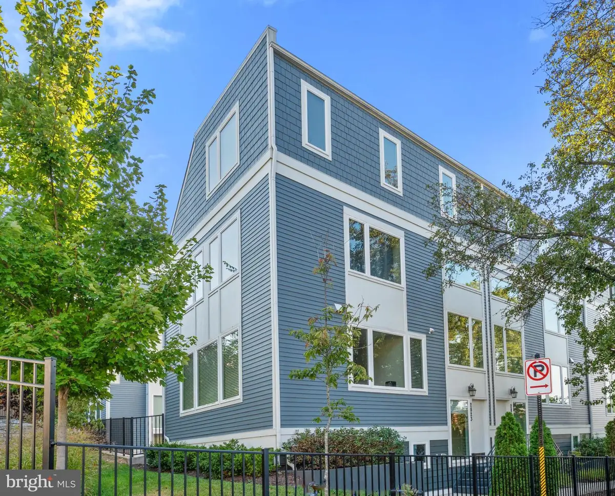 2823 24th Rd S, Arlington, VA 22206 - Image #1