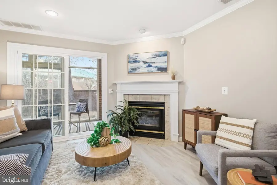 6924 Fairfax Dr #122, Arlington, VA 22213 - Image #3