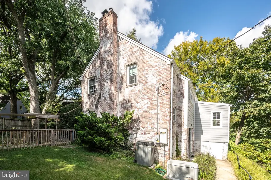 2460 N Utah St, Arlington, VA 22207 - Image #3