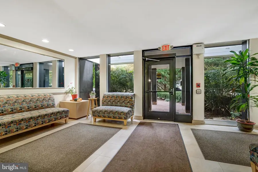 3701 5th St S #212, Arlington, VA 22204 - Image #2