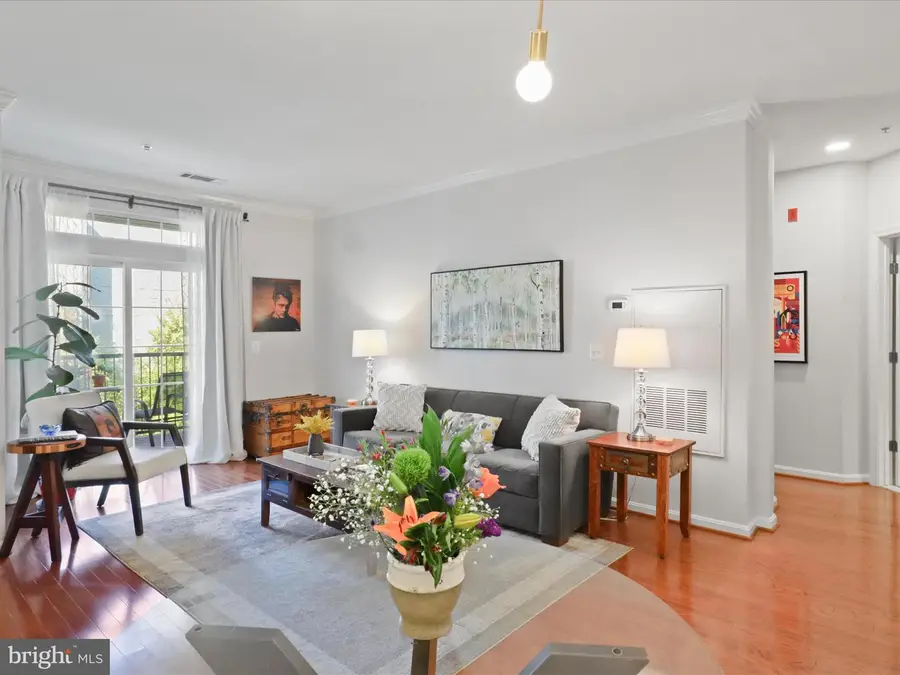 2465 Army Navy Dr #1-203, Arlington, VA 22206 - Image #2