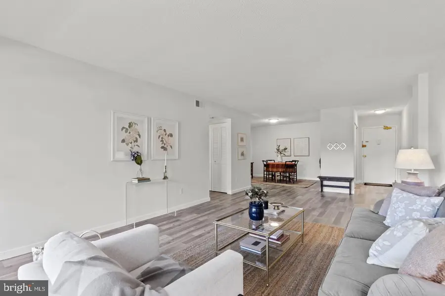 1300 Army Navy Dr #104, Arlington, VA 22202 - Image #3