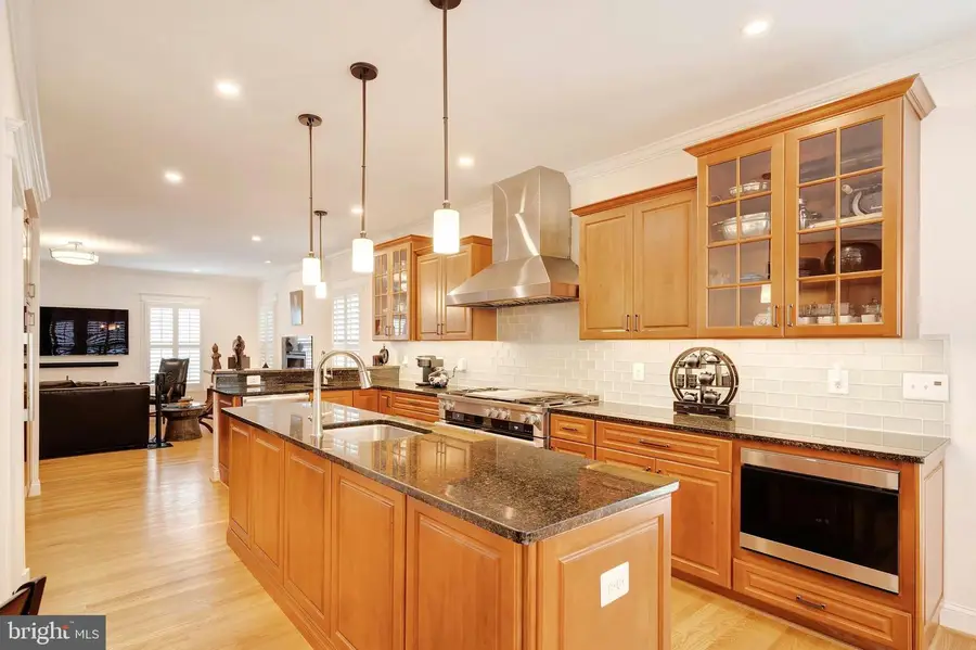 2807 1st Rd N, Arlington, VA 22201 - Image #2