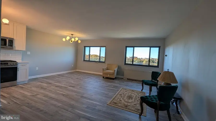 1300 S Arlington Ridge Rd #702, Arlington, VA 22202 - Image #3