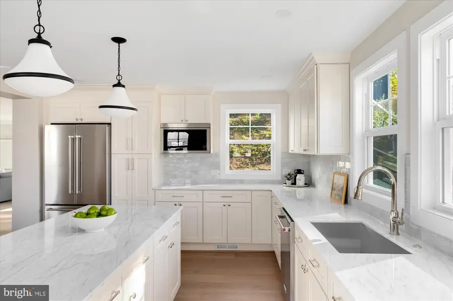 945 N Lebanon St, Arlington, VA 22205 - Image #3