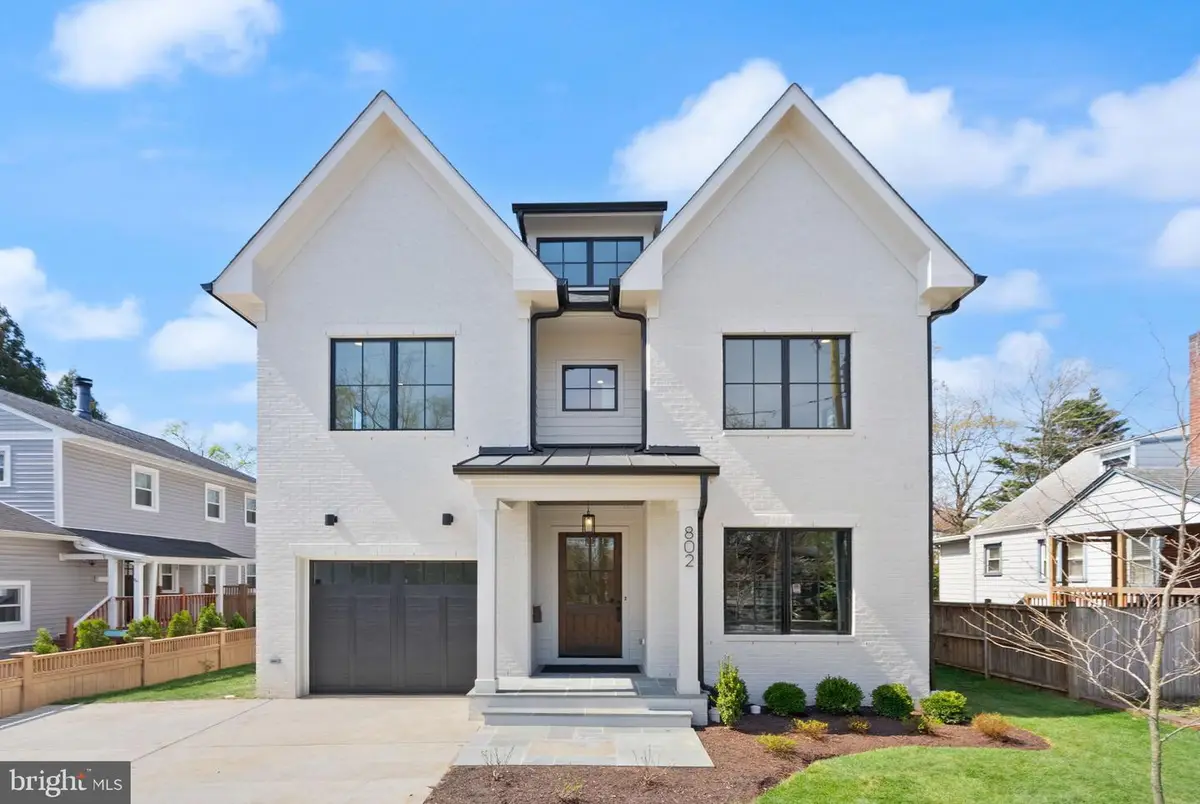 802 N Edgewood St, Arlington, VA 22201 - #1