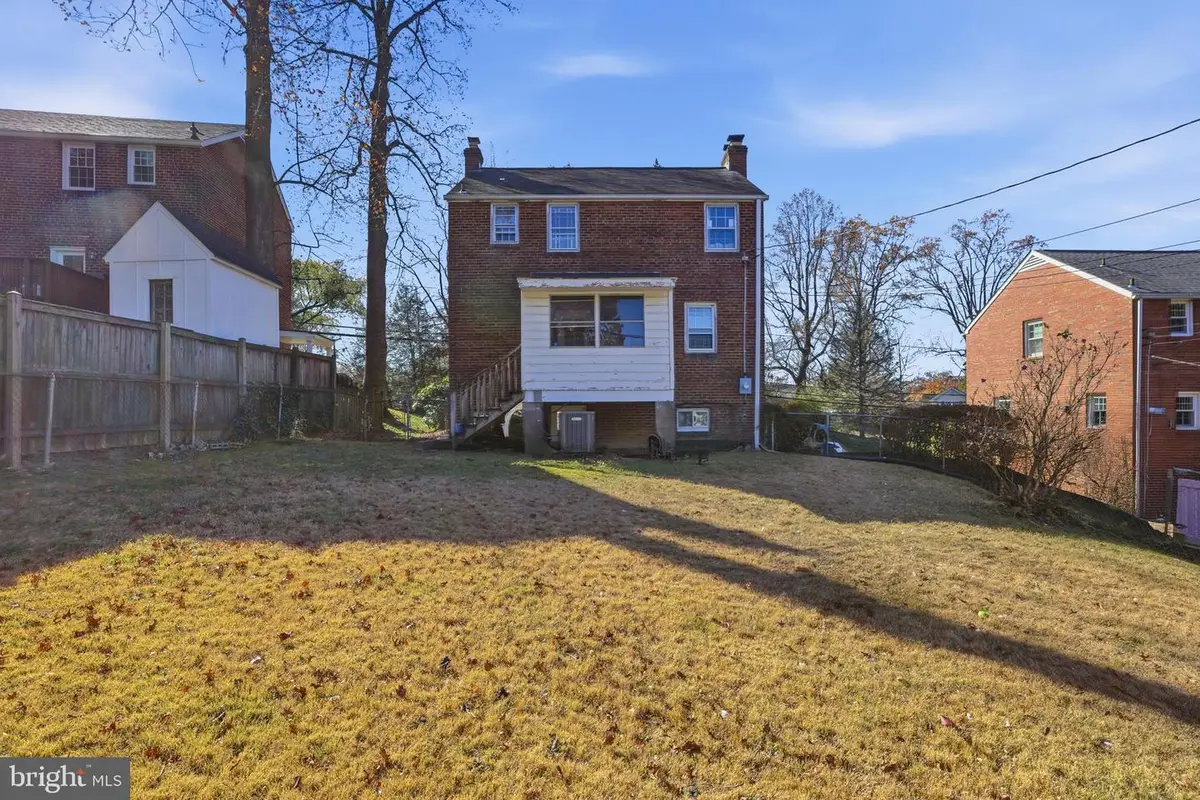 5739 16th St N, Arlington, VA 22205 - Image #1