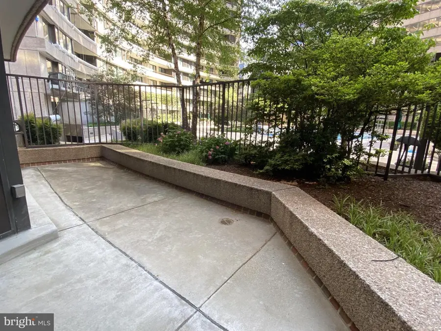 1200 Crystal Dr #214, Arlington, VA 22202 - Image #2