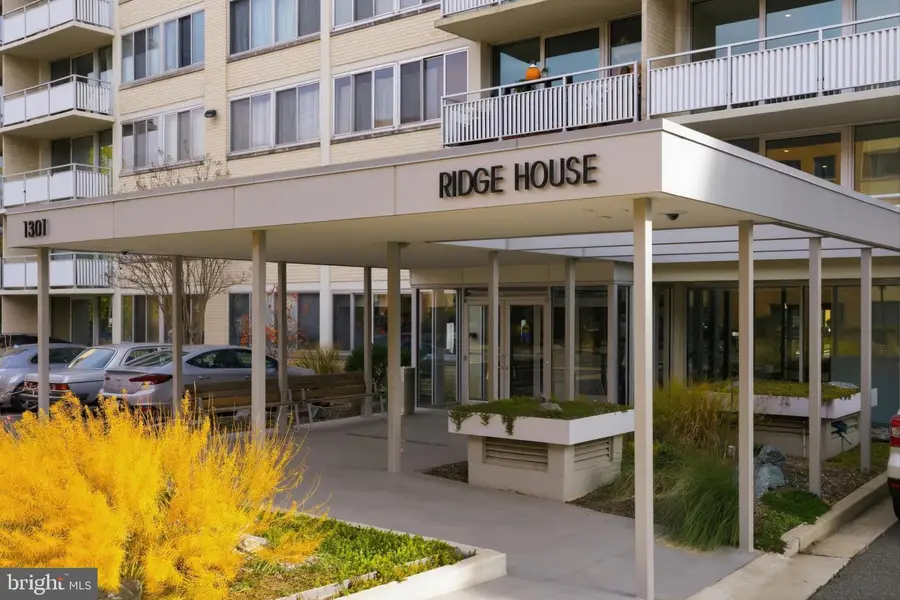 1301 S Arlington Ridge Rd #610, Arlington, VA 22202 - Image #2