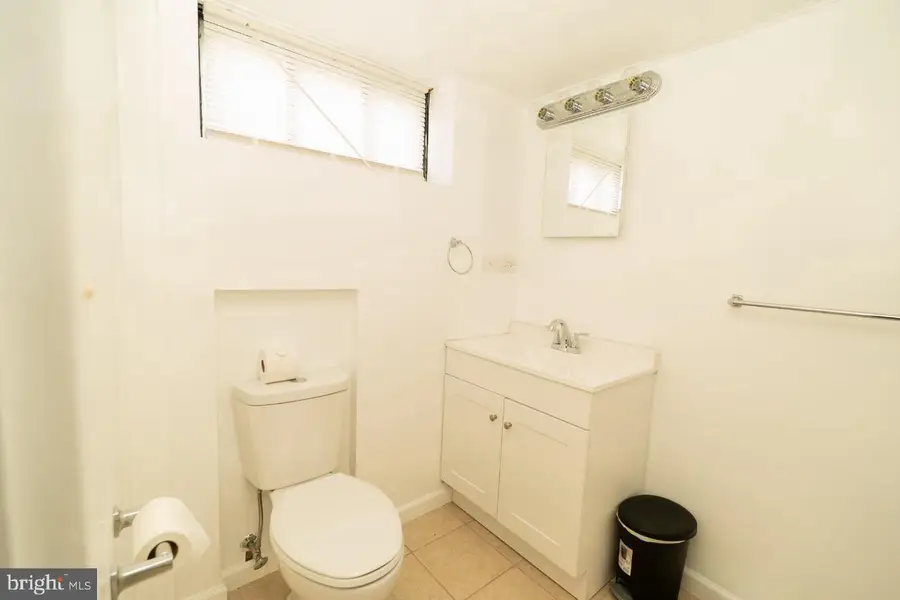 1037 16th St S, Arlington, VA 22202 - Image #3