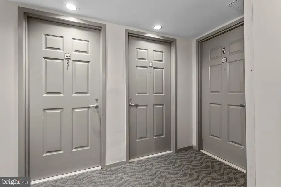 880 N Pollard St N #224, Arlington, VA 22203 - Image #2