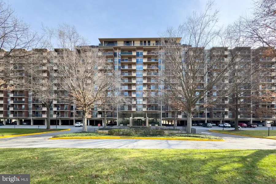 1300 Army Navy Dr #124, Arlington, VA 22202 - Image #2
