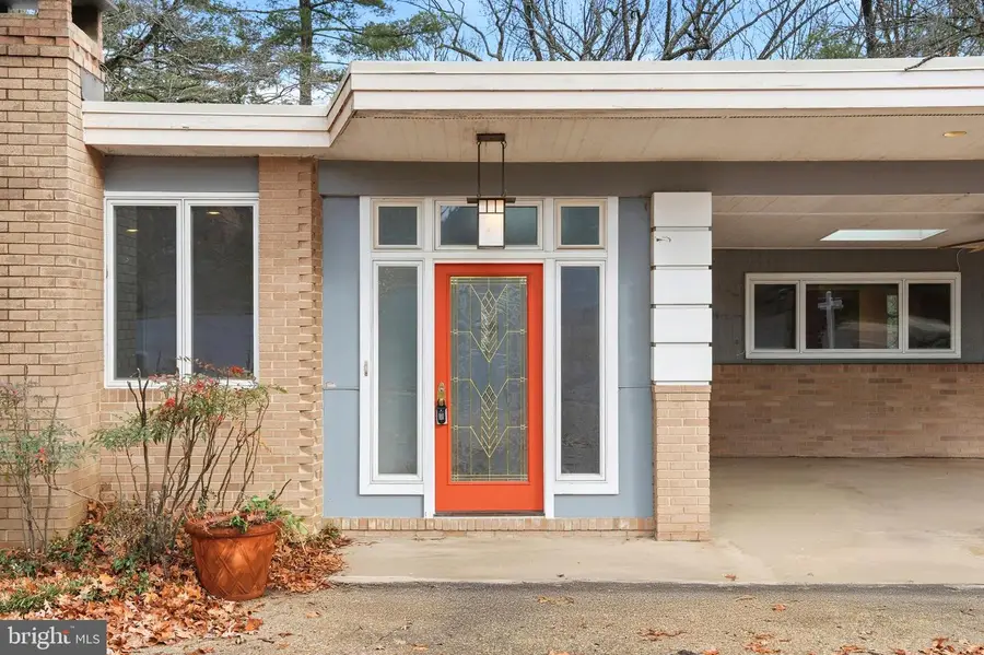 2745 N Radford St, Arlington, VA 22207 - Image #3