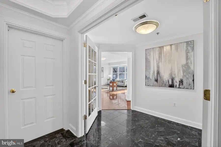 1555 N Colonial Ter #601, Arlington, VA 22209 - Image #2