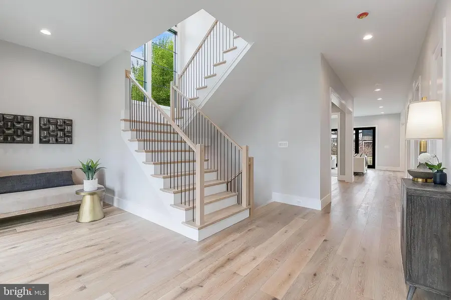 809 N Kenmore St, Arlington, VA 22201 - Image #2